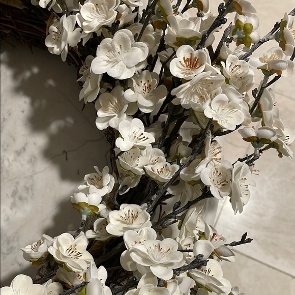 Pottery Barn Faux Plum Blossom Wreath - White - Picture 8 of 10